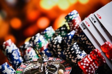 mabosplay blackjack hand in progress showing player cards, dealer cards, and betting chips